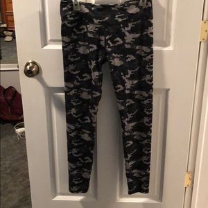 Camo leggings